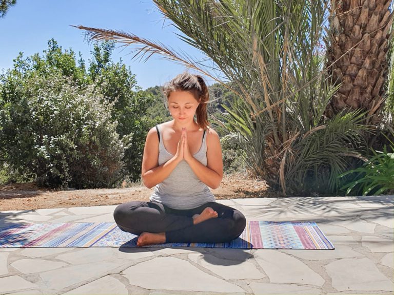 laura besson yoga